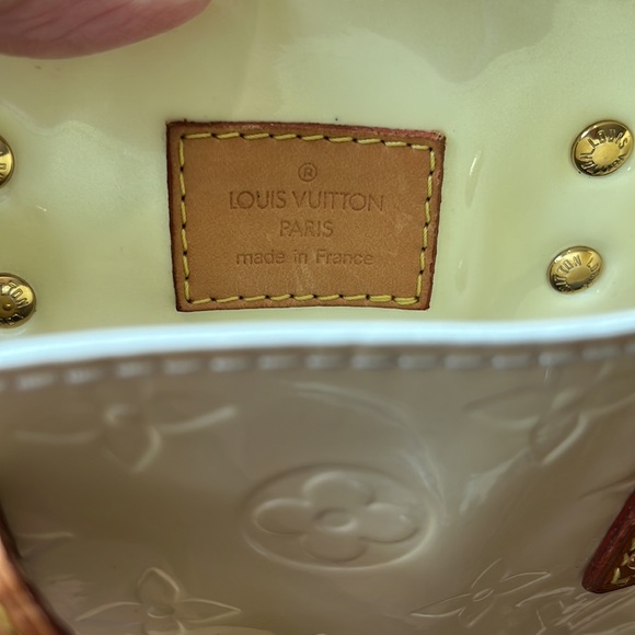 Louis Vuitton Vernis Reade
Mini Tote - Picture 7 of 12